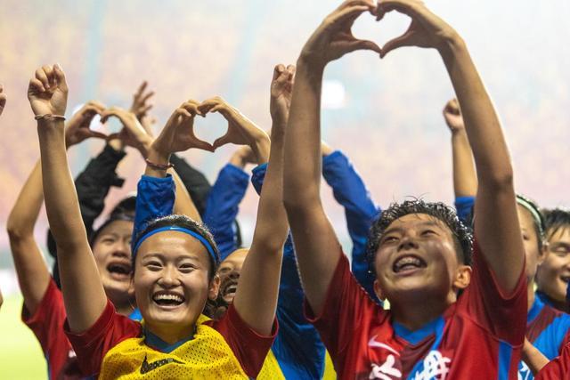 库兹马32分奇才送热火3连败 火箭逆转战胜国王